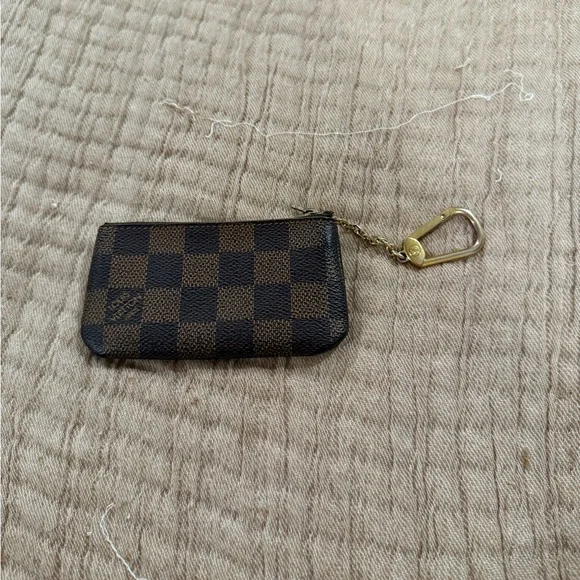 Louis Vuitton Key Pouch - Picture 5 of 11